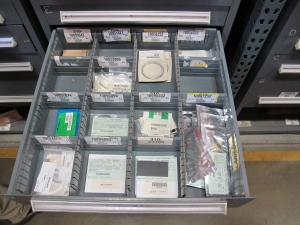 STANLEY VIDMAR HEAVY DUTY 5-DRAWER PARTS CABINET W/ CONTENTS (W-50) LOADING & HANDLING FEE $25-